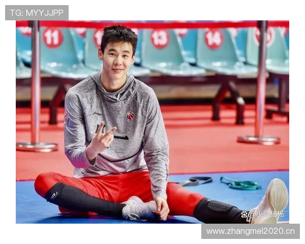 郭昊文球场上像邻家小哥，场下随手一掏名表那画面…